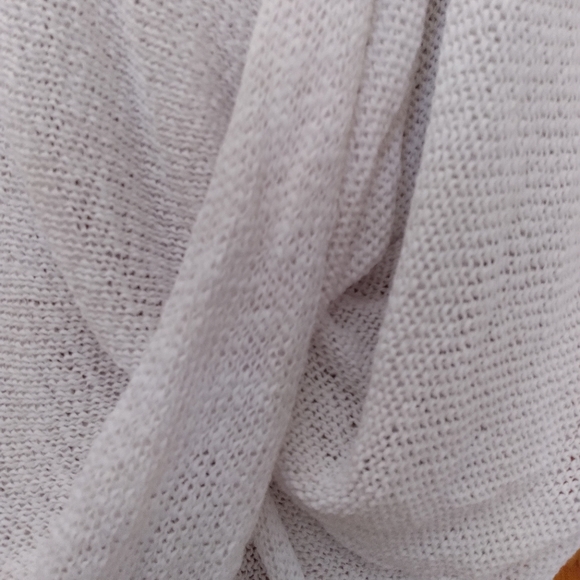 Pure Handknit Short Sleeved Sweater - Picture 4 of 8